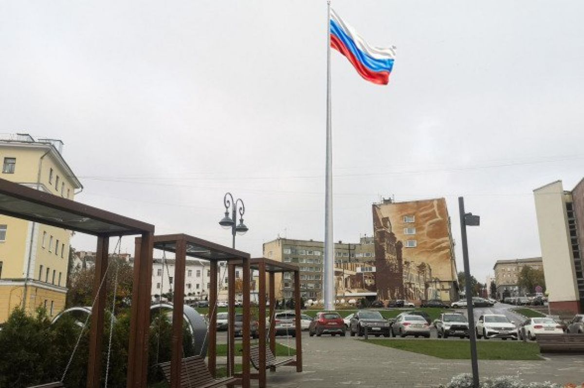 Флаг для гигантского флагштока в центре Орла купят за 100 тысяч рублей