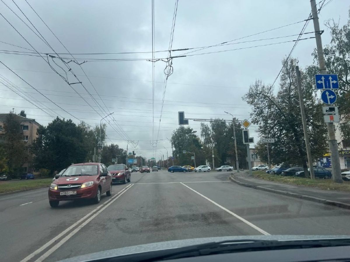 Орловцы пожаловались на неработающий светофор на Наугорке