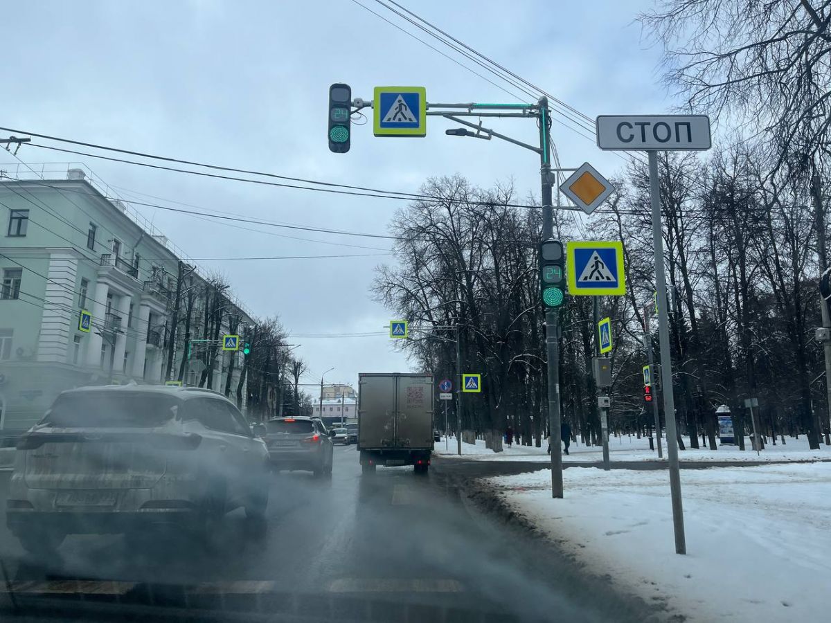 Неработающий светофор в центре Орла починили
