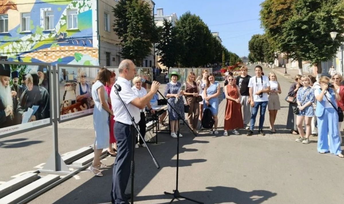 Орловцы смогут посмотреть на портреты своих земляков на Александровском мосту