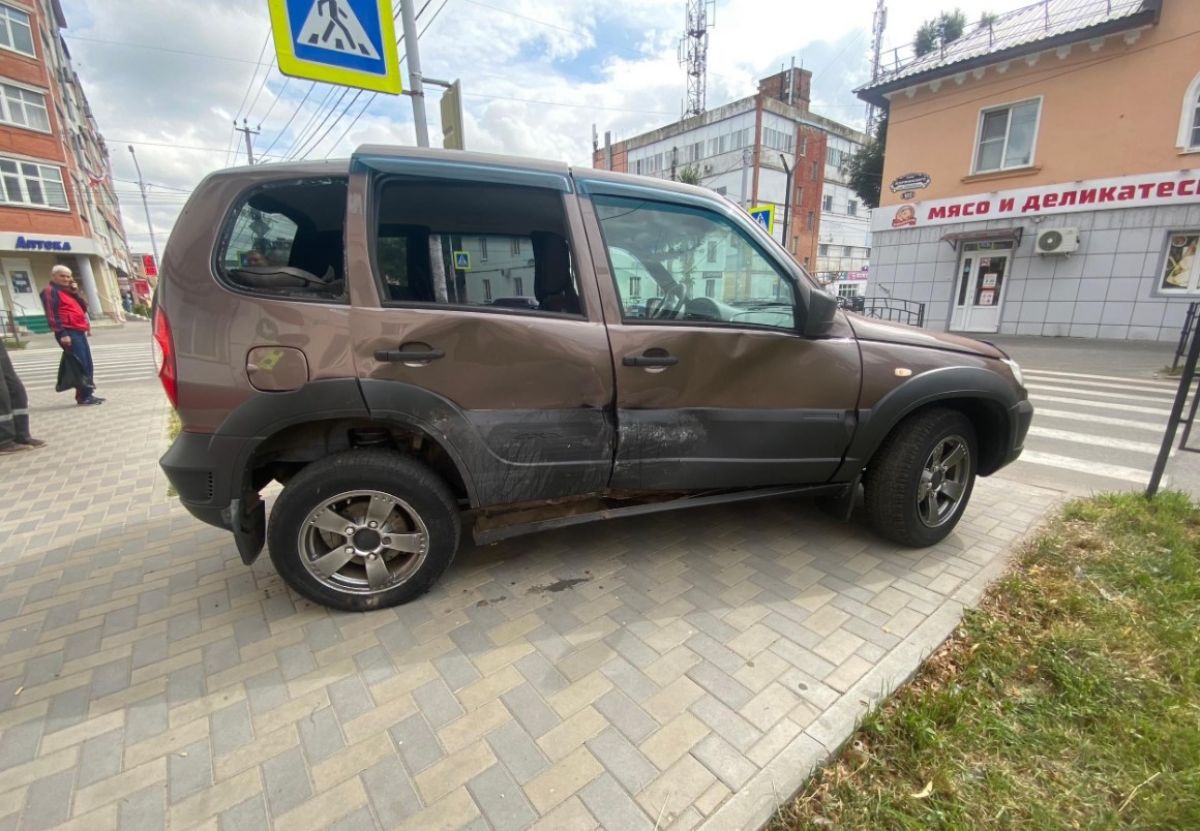 В Ливнах в аварии пострадал молодой парень