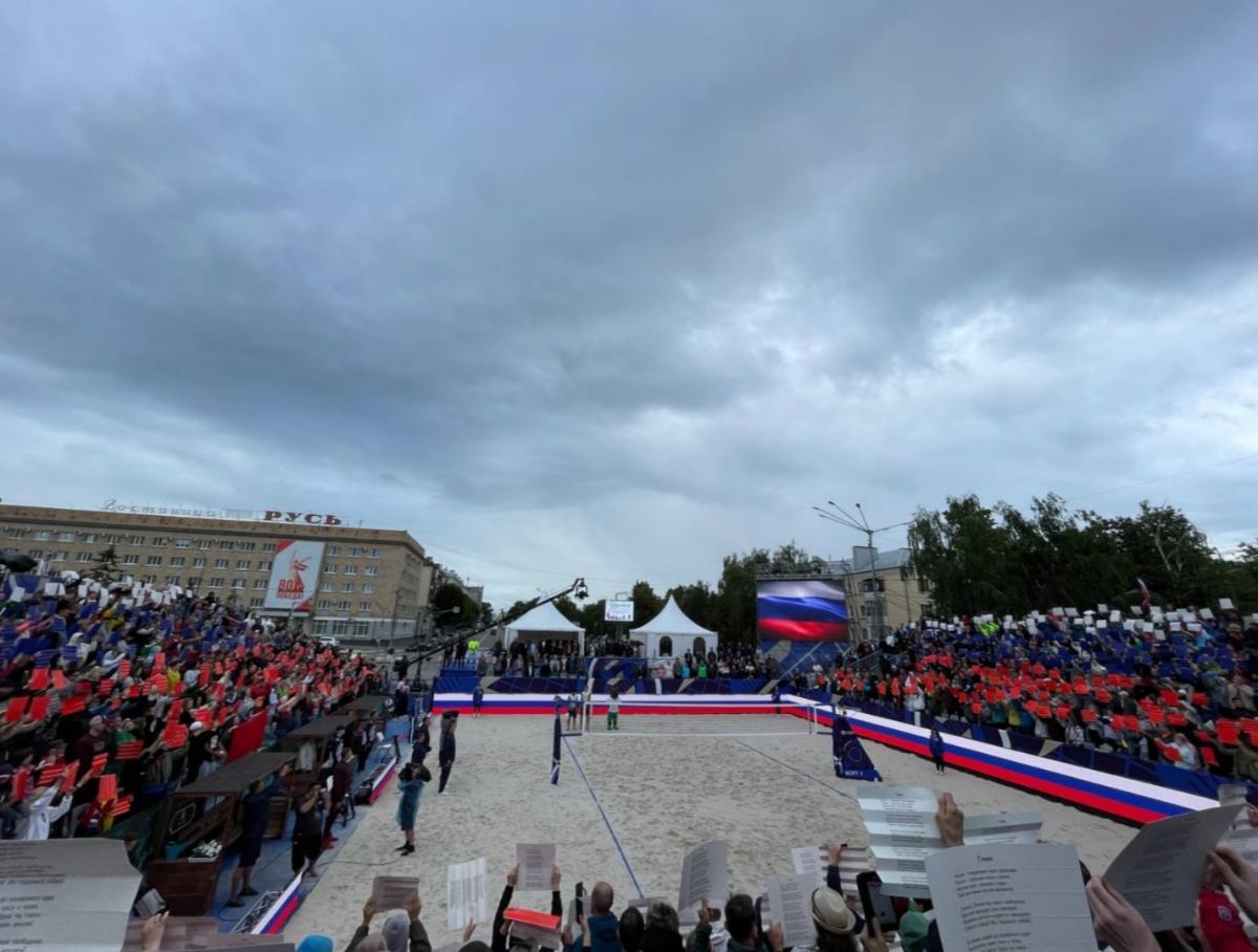 Орловцы спели гимн России на финале чемпионата России по пляжному волейболу