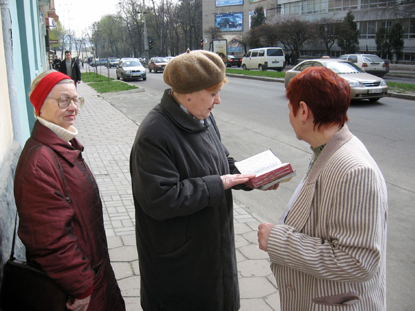 Участие в деятельности «Свидетелей Иеговы» обернулось для орловчанки судебным процессом