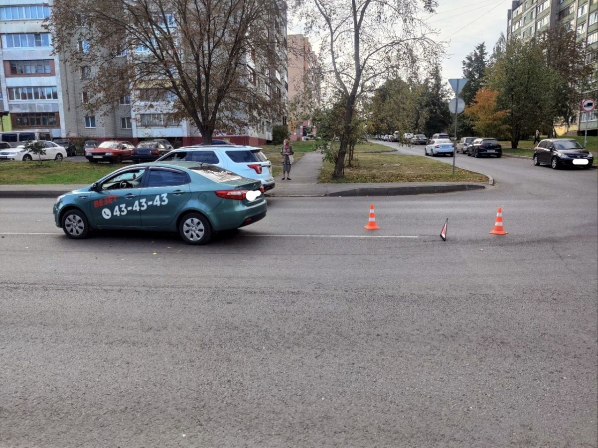 В Орле пожилая женщина перебегала дорогу и попала под колеса иномарки