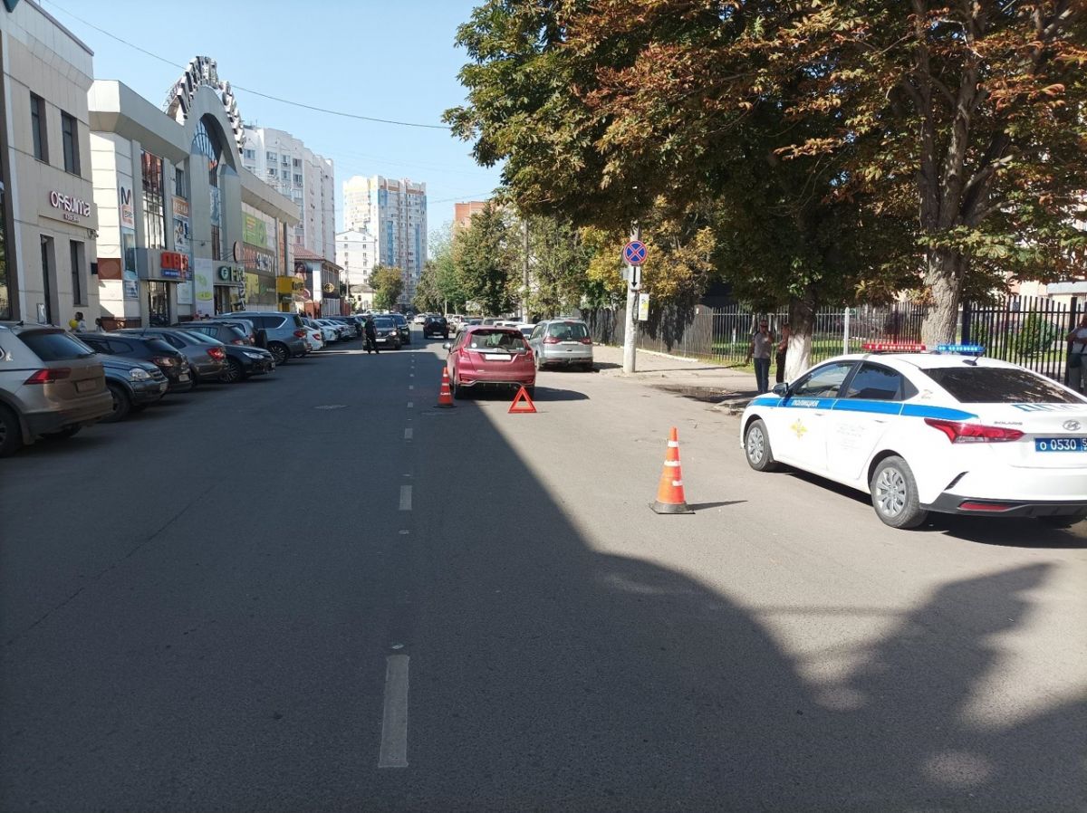В Орле автоледи сбила в День знаний подростка В Орле автоледи сбила в День знаний подростка