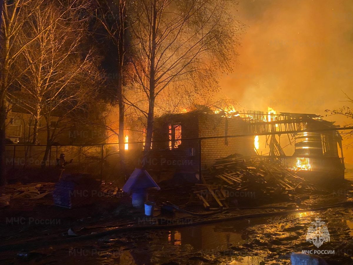 Пожар в цыганских домах обошелся без пострадавших