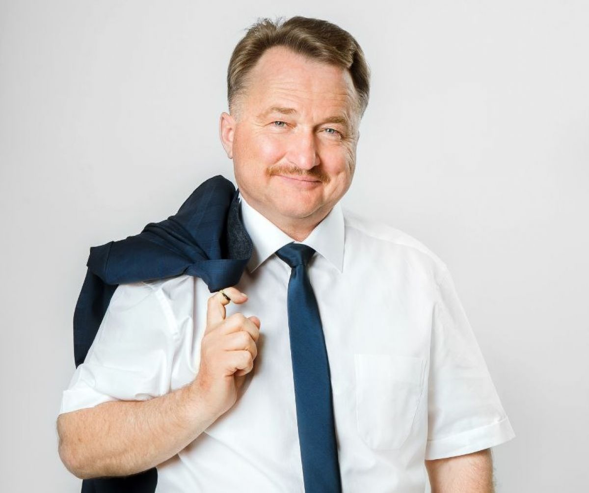 «Она человек подневольный»:  Виталий Рыбаков прокомментировал слухи об угрозах учительнице