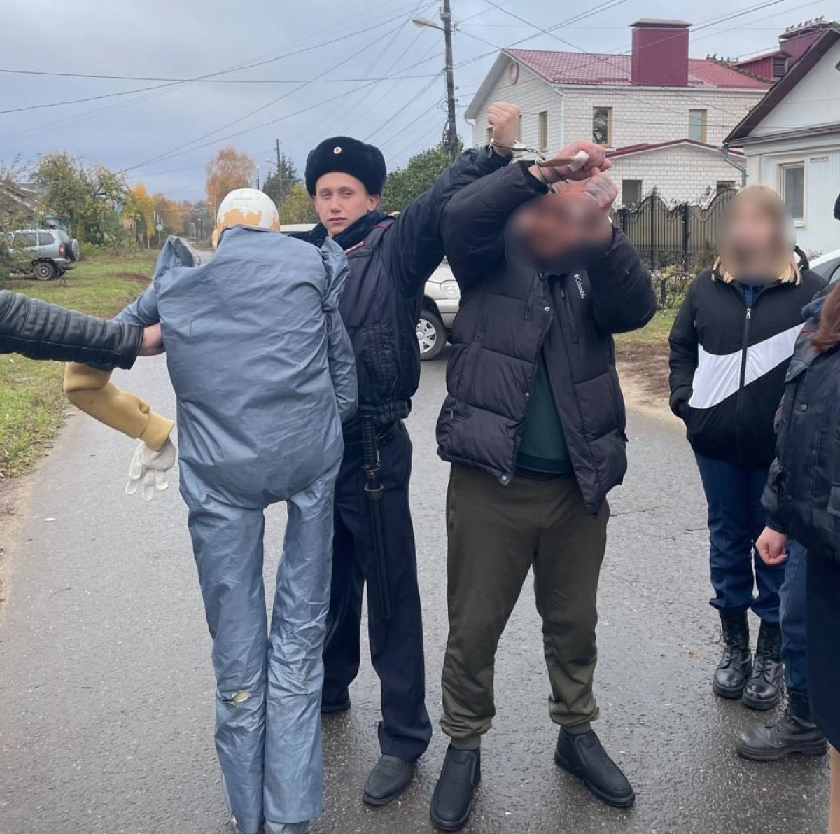 Пьяный житель Брагино после телефонного разговора устроил во Мценске поножовщину