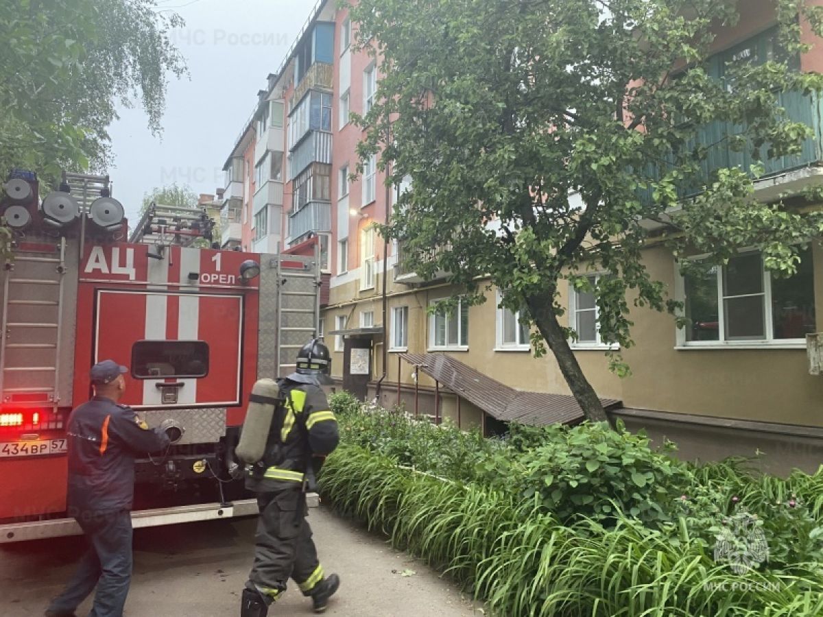 Курение на балконе едва не угробило жителей многоквартирного дома