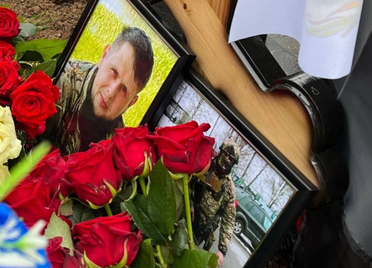 «Он спас очень многих людей»: в Орле простились с бойцом Эспаньолы Антоном Гавриным