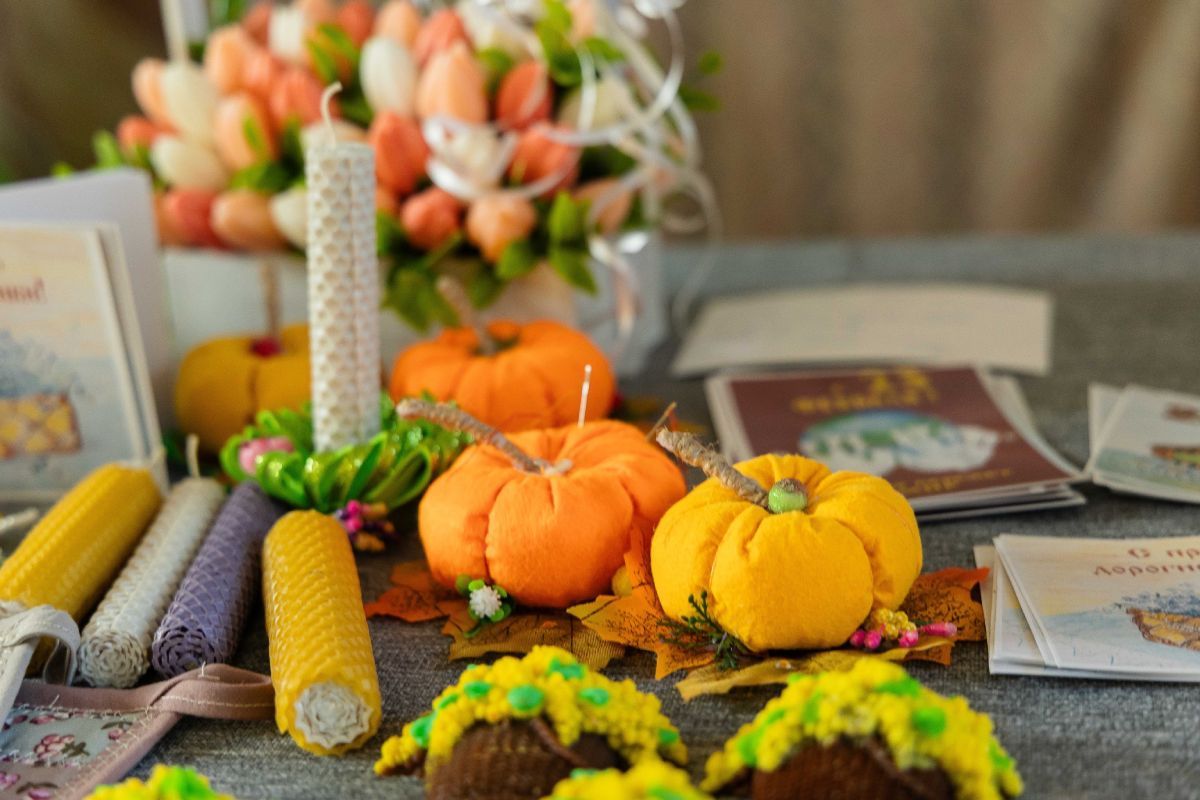 В Орле проходит масленичная ярмарка в поддержку участников СВО