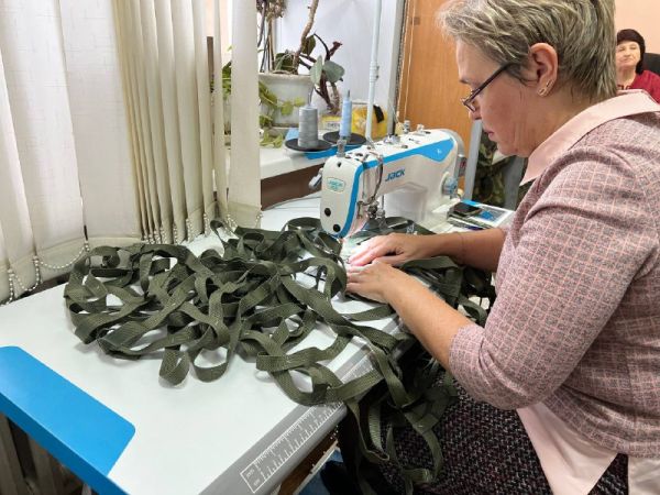 Орловские волонтеры организовали производство тактических носилок для фронта