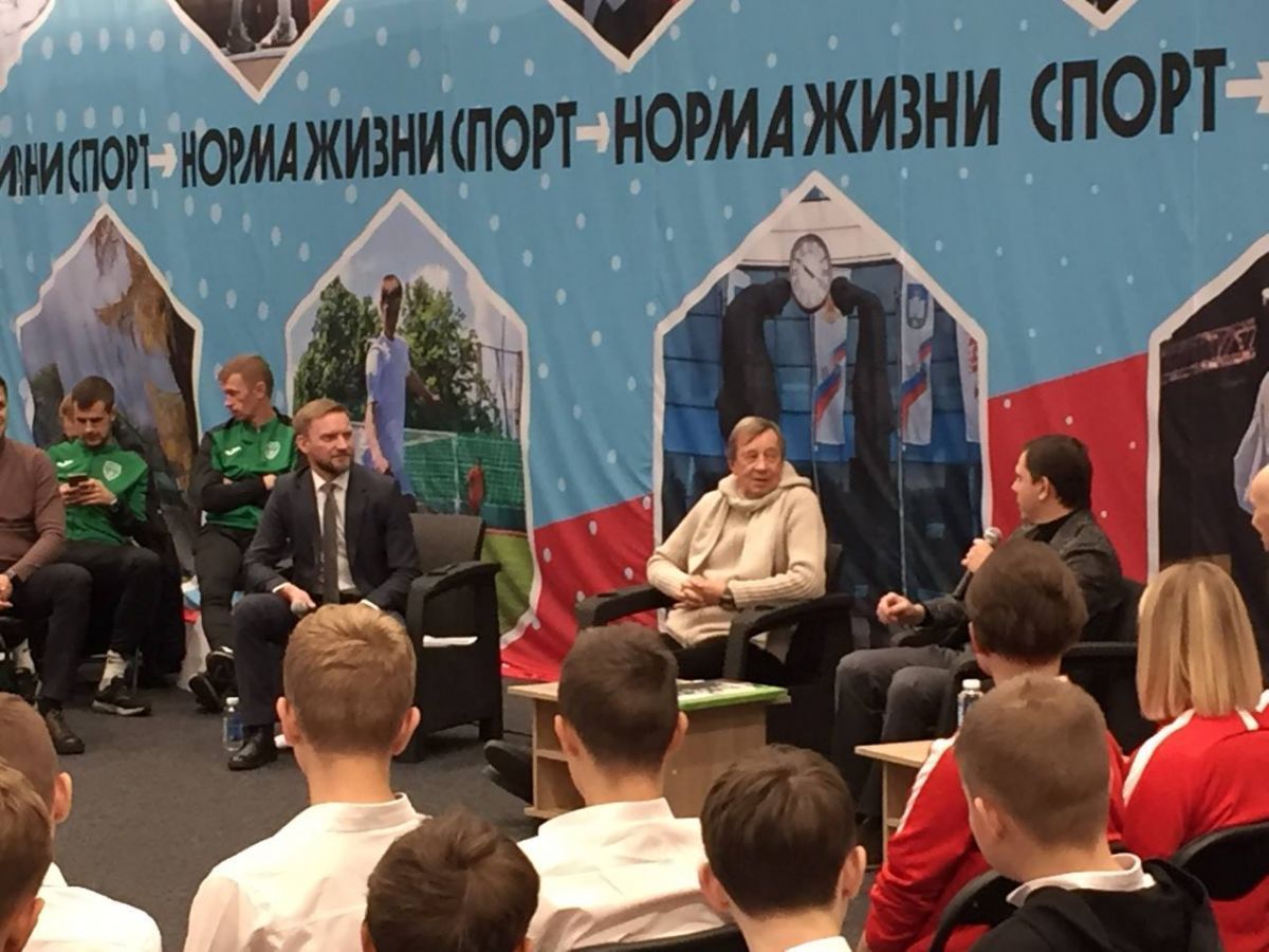 Орловец Семин признан лучшим футбольными тренером 21 века