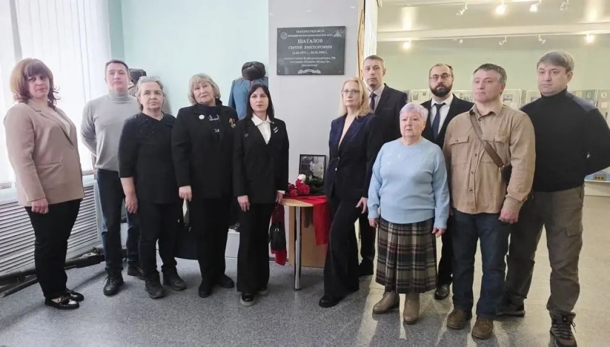 В ОГУ увековечили память погибшего в Чечне Сергея Шаталова