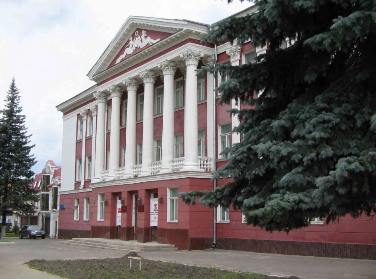 В орловском музее ИЗО начинает работу выставка «Мир и война»