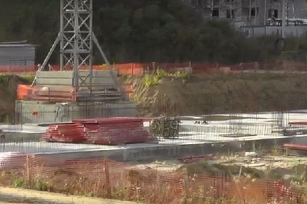 Орловский депутат призвал к расторжению контракта с подрядчиком школы в Жилина