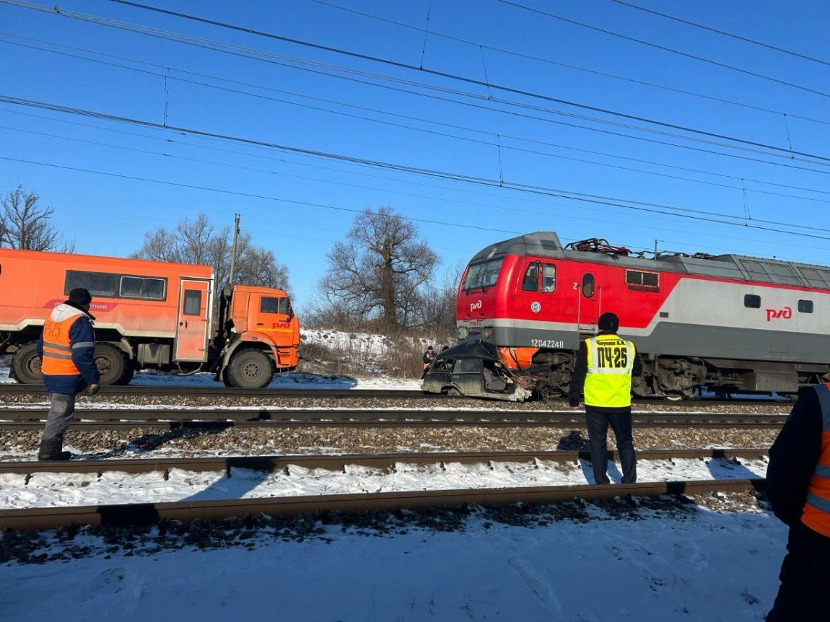 Следователи заинтересовались смертельной аварией с поездом в Орловской области