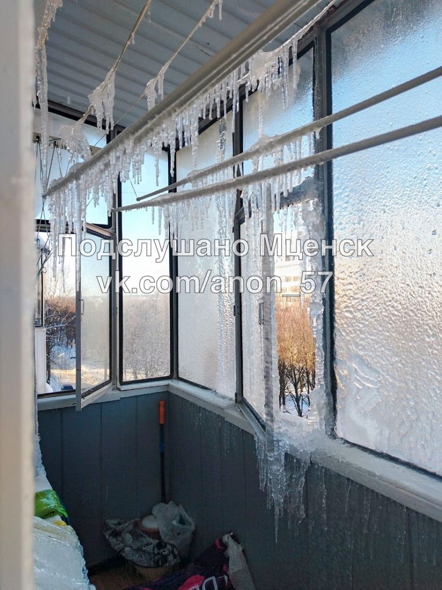 «Чертоги Снежной королевы»: амчане показали, во что превратилась их квартира зимой