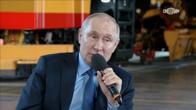 Владимир Путин о росте зарплаты в России: реальная зарплата в этом году должна вырасти на 3-5%