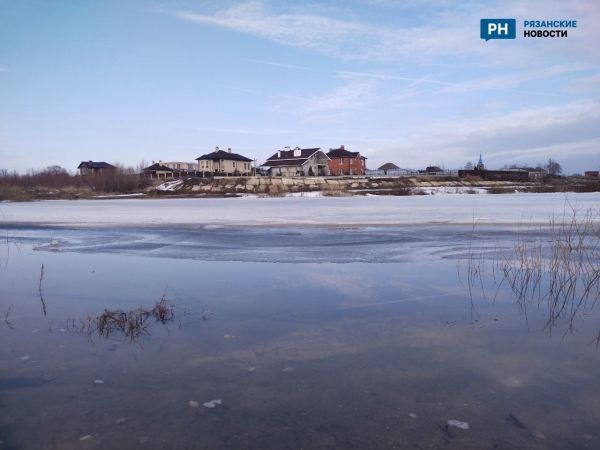 В Рязанской области закрыли движение по затопленной дороге в районе села Шумашь