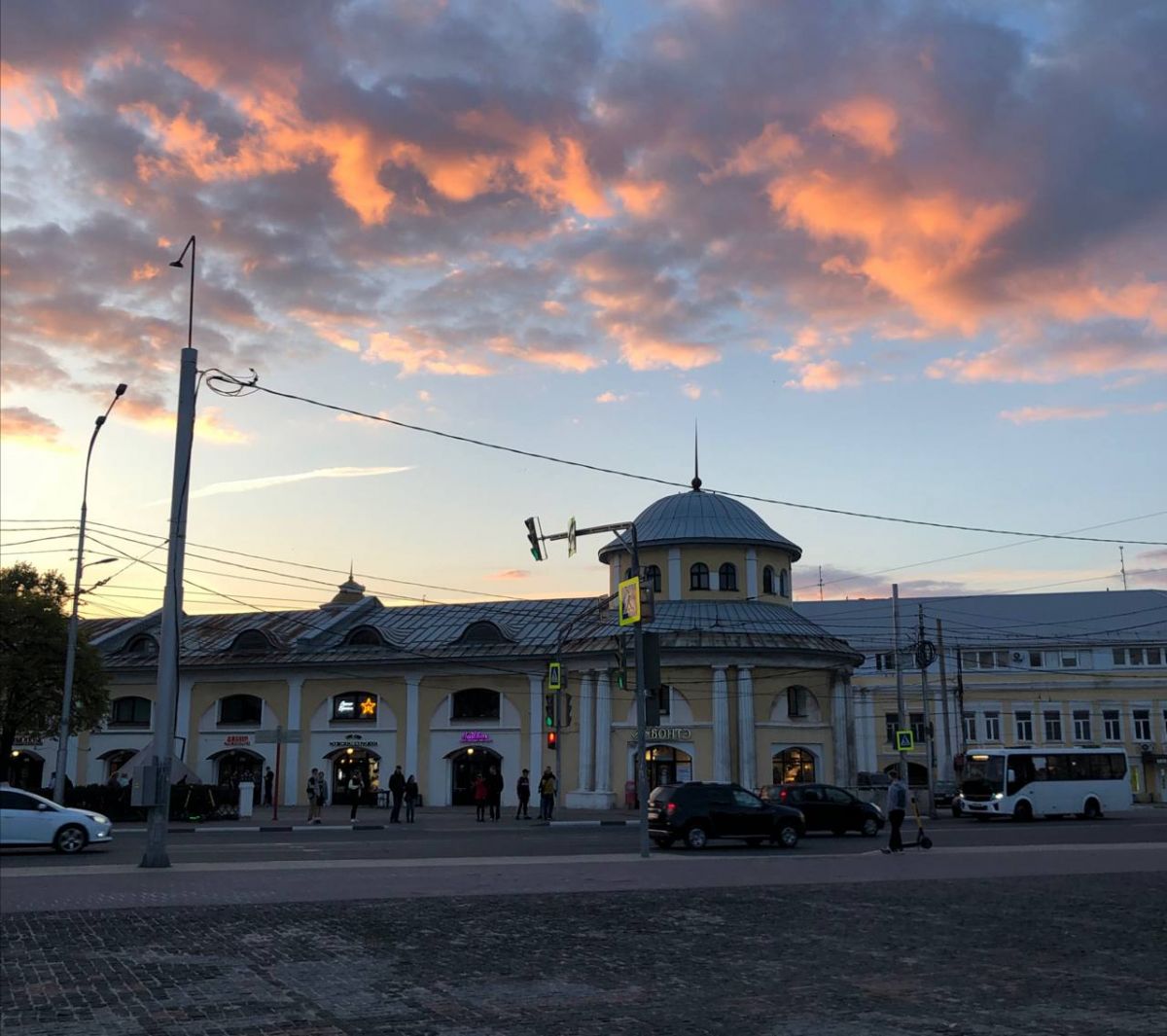В Рязани владельцев заведений в Торговых рядах, обязали освободить помещения