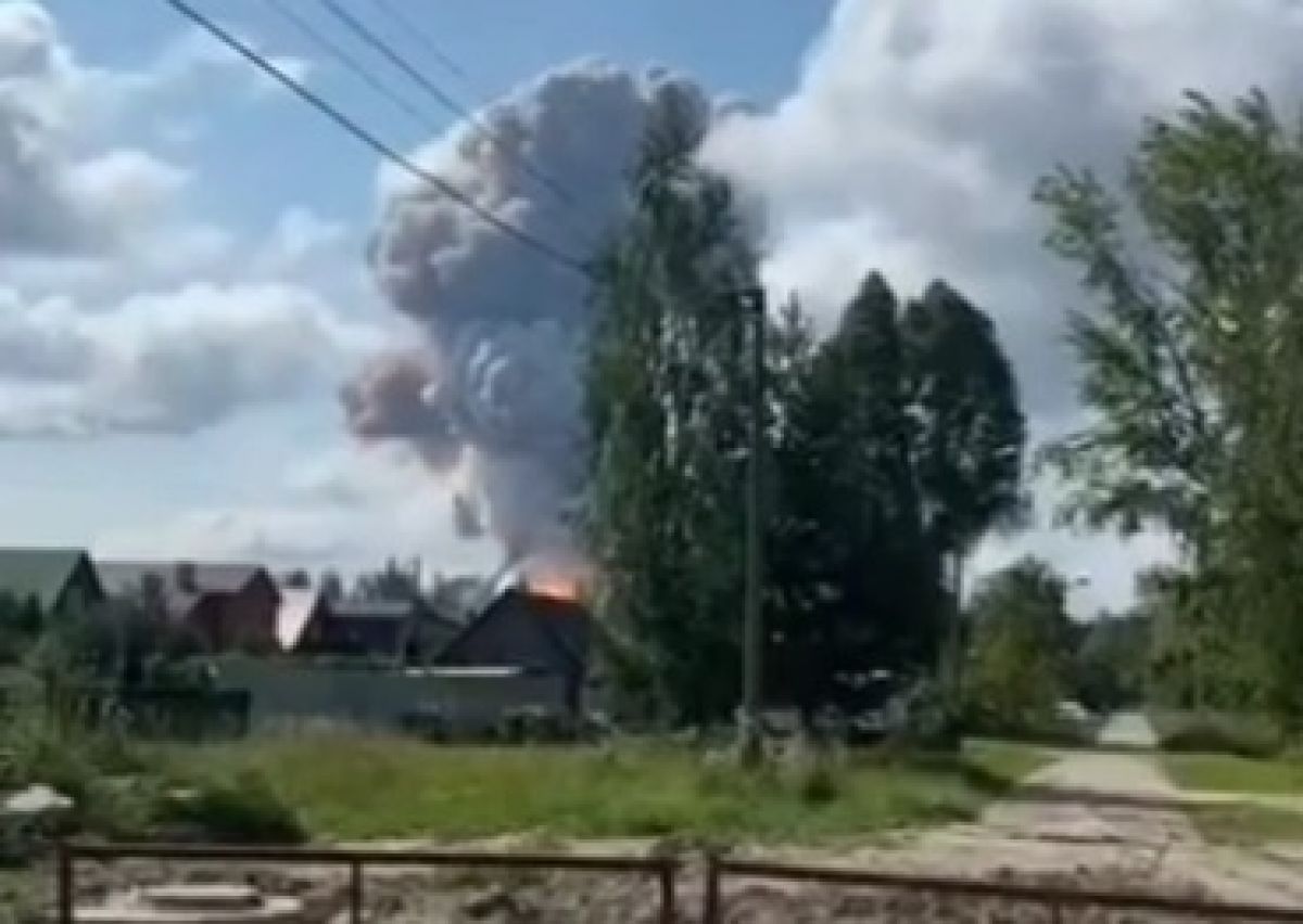 Последствия пожара на заводе в Рязанской области попали на видео