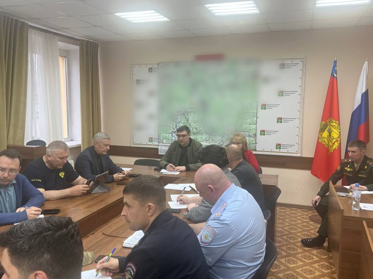 Пустые школы и закрытые дороги: Авдеев рассказал о ситуации после взрыва во Владимирской области