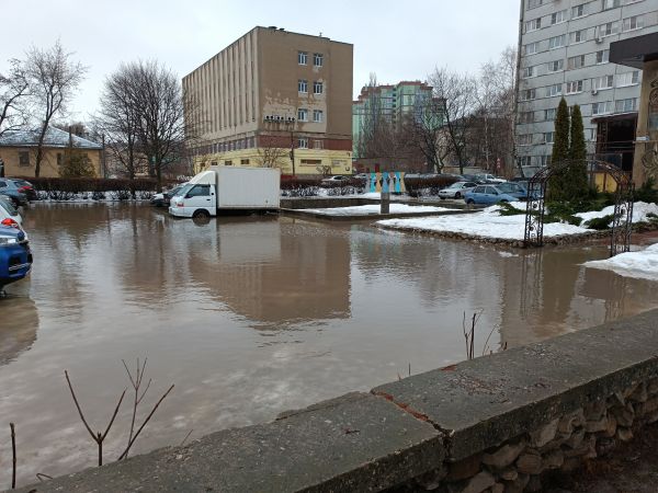 Рязанская Венеция: жители города массово жалуются на затопленные улицы