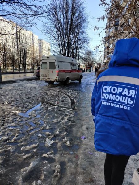 В Рязани женщина вышла в аптеку, но сломала ногу