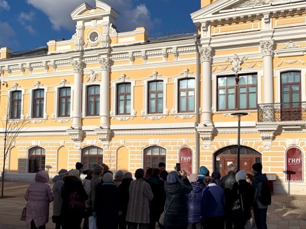 Улица Металлистов - Пятницкая. История в каждом здании