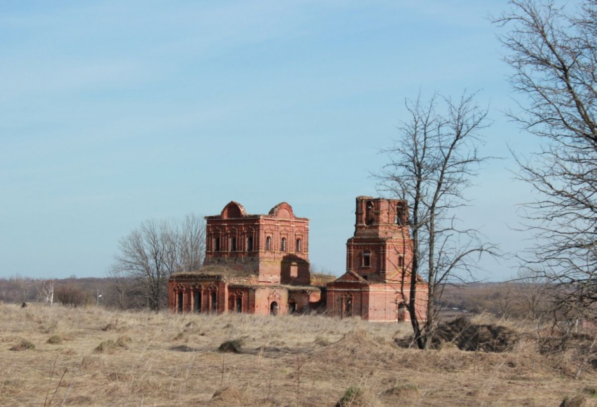 Церковь Михаила Архангела в селе Сурки
