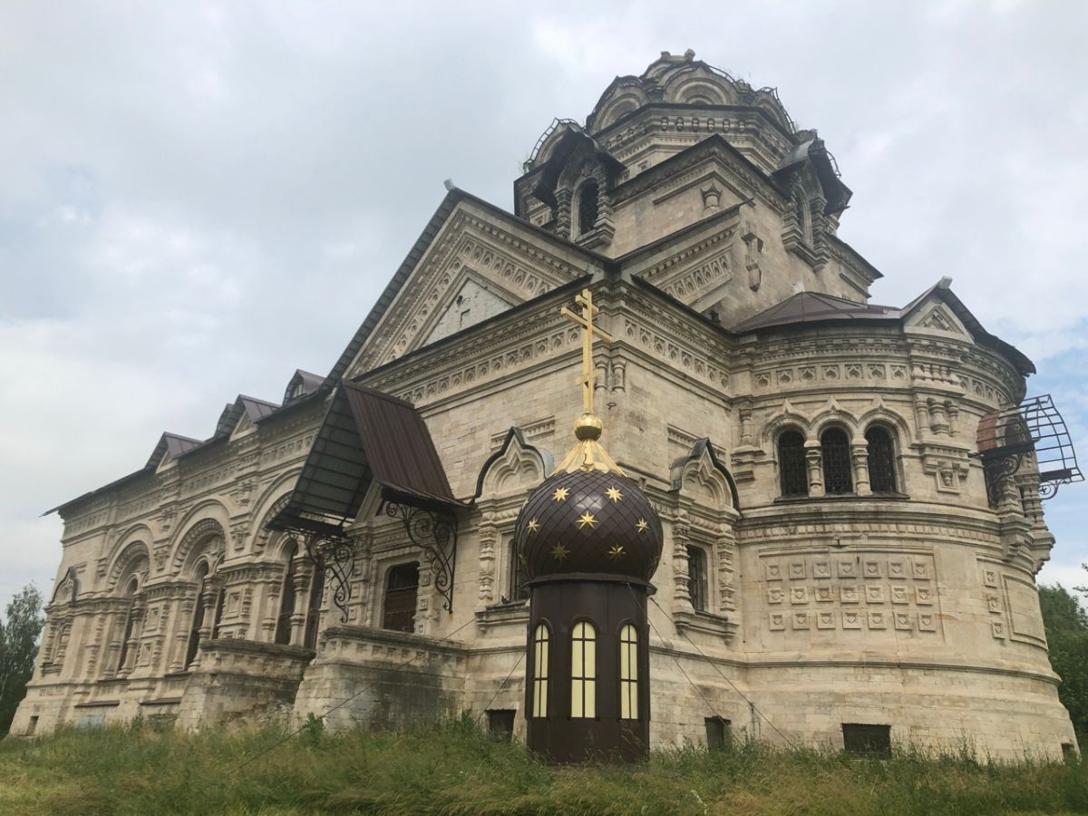 Церковь святого великомученика Димитрия Солунского в Березовке