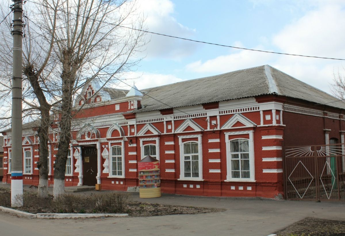 Бывшая богадельня в Бутурлиновке