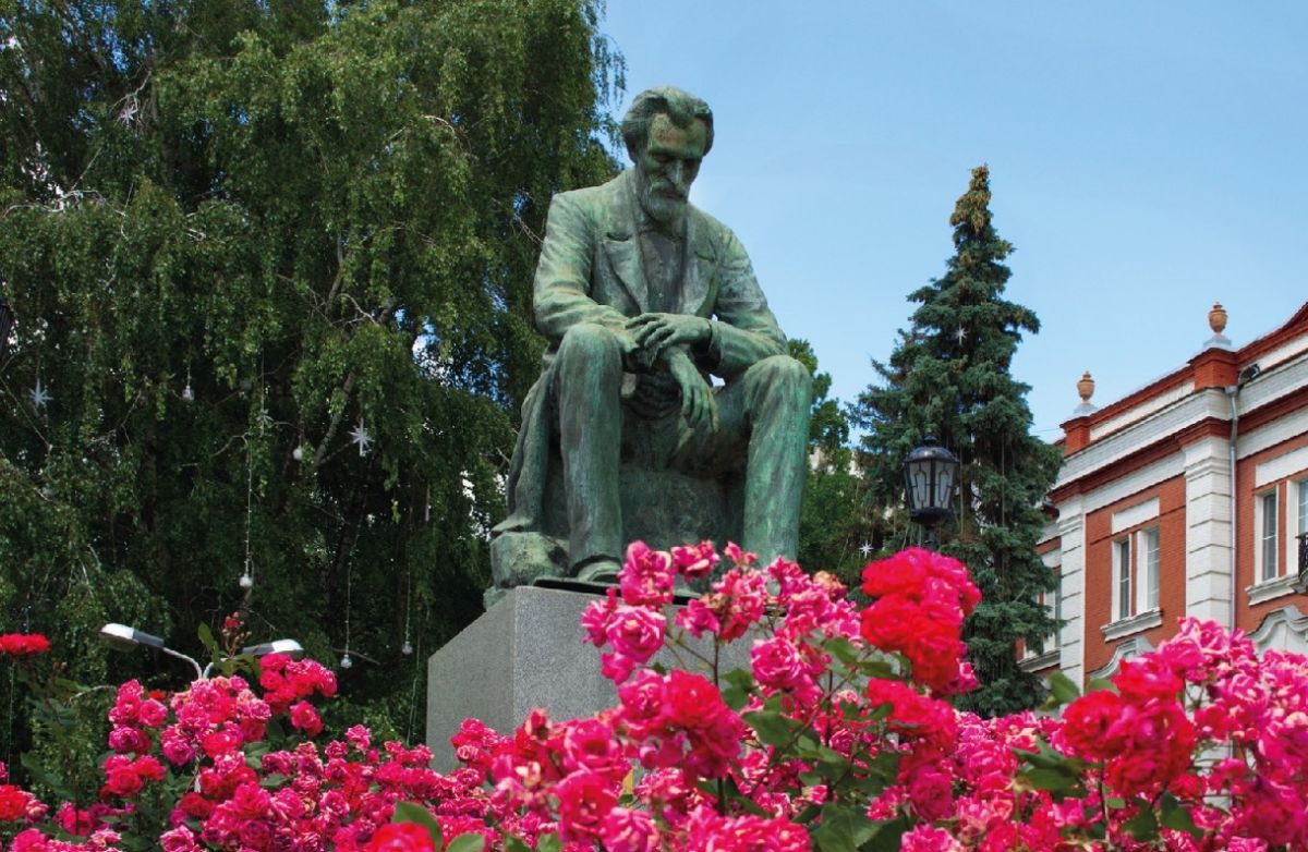Памятник Ивану Никитину