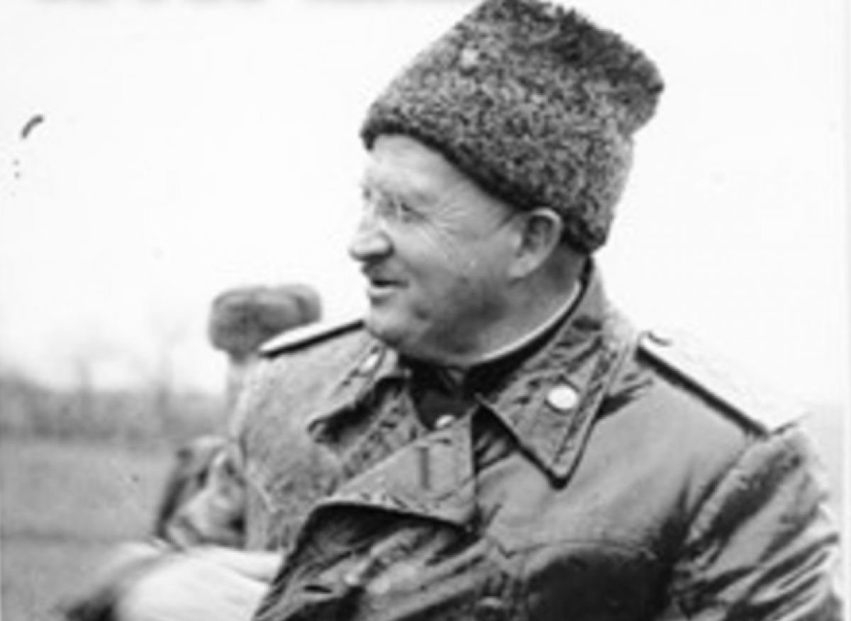 Иван Ефимович Петров