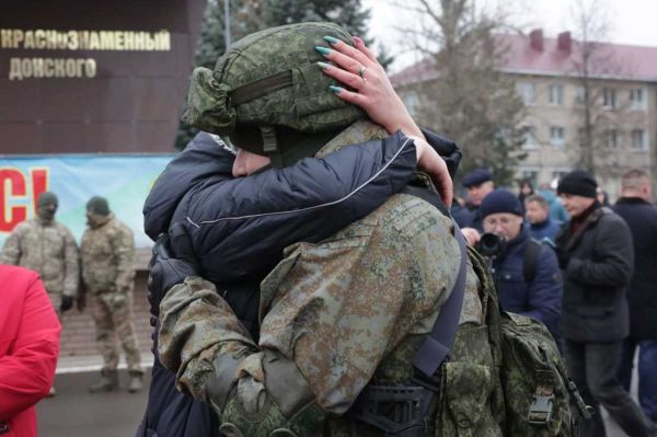 В чём различия добровольцев, контрактников и мобилизованных?