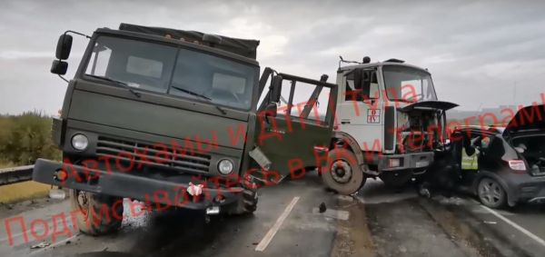 На тульской  трассе  произошло серьезное ДТП с участием четырех авто