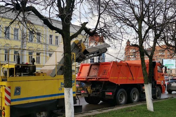 За прошедшие сутки в Туле вывезли 200 кубометров опавшей листвы