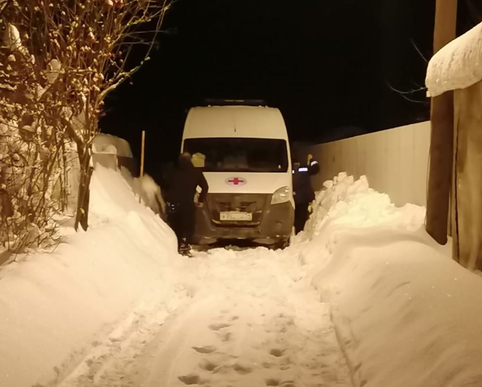 В поселке под Тулой второй раз за несколько дней застряла скорая помощь