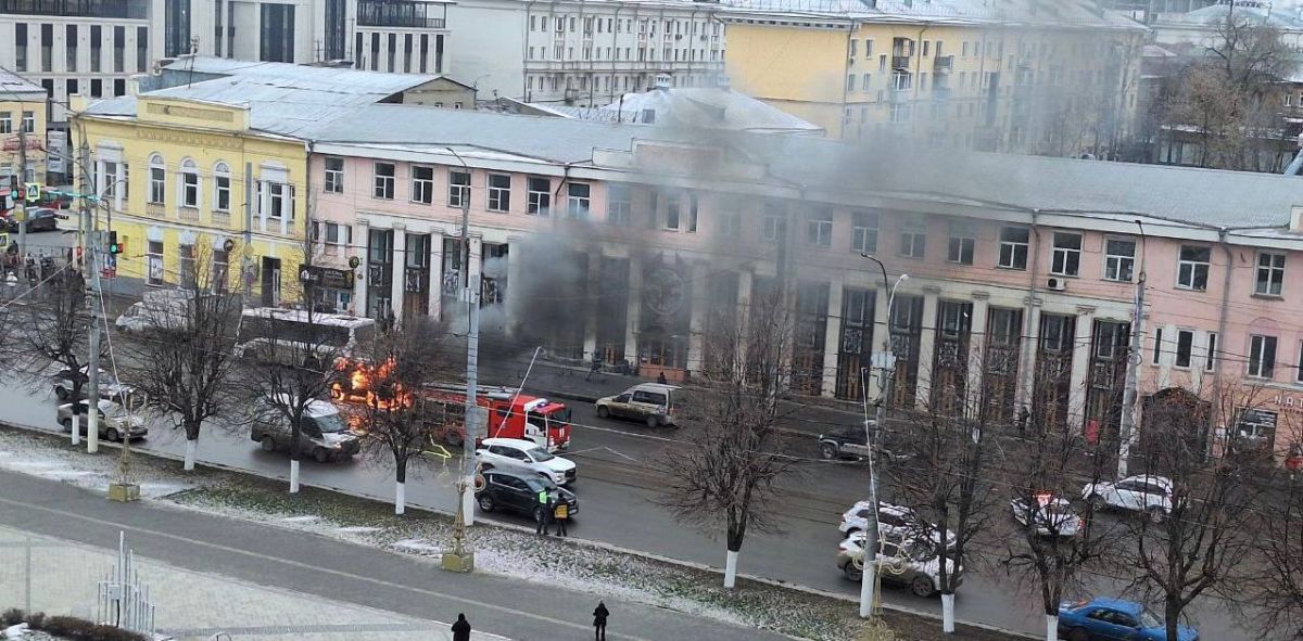 В Туле на улице Советской горит «буханка»