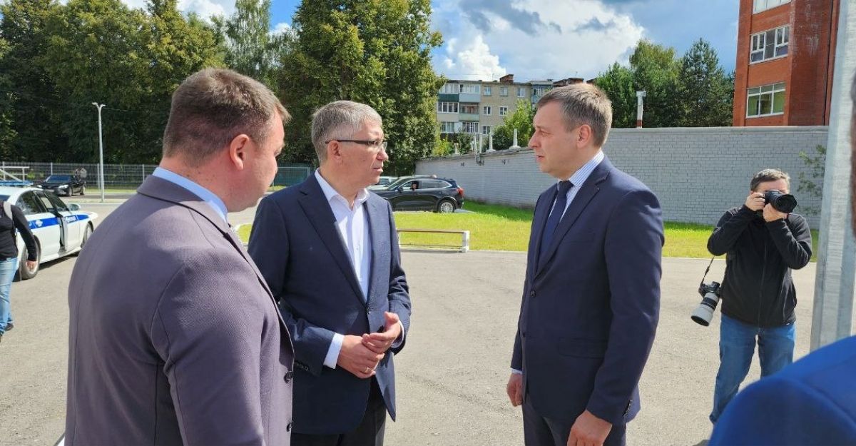 Губернатор Тульской области Дмитрий Миляев посетил новый ФОК в Алексине