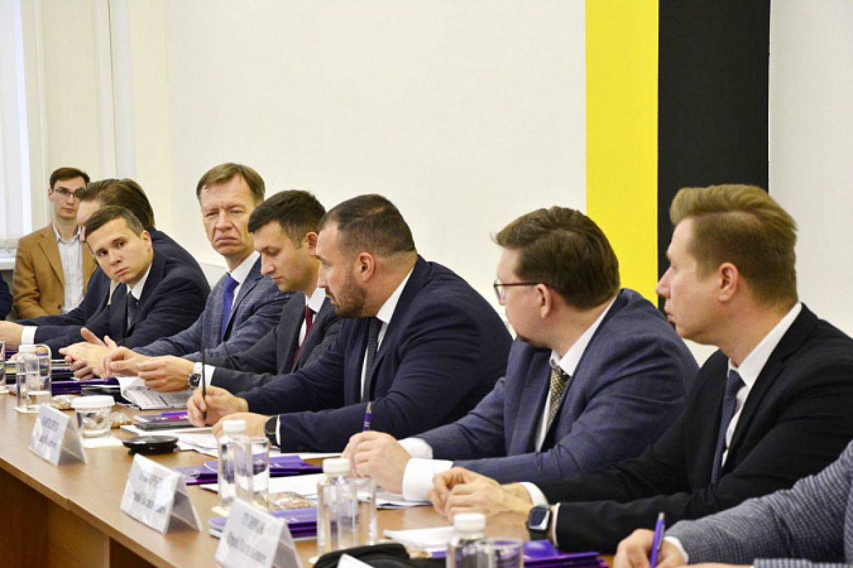 В Туле Михаил Пантелеев встретился с резидентами научных центров «ТулаДрон» и «Композитная долина»