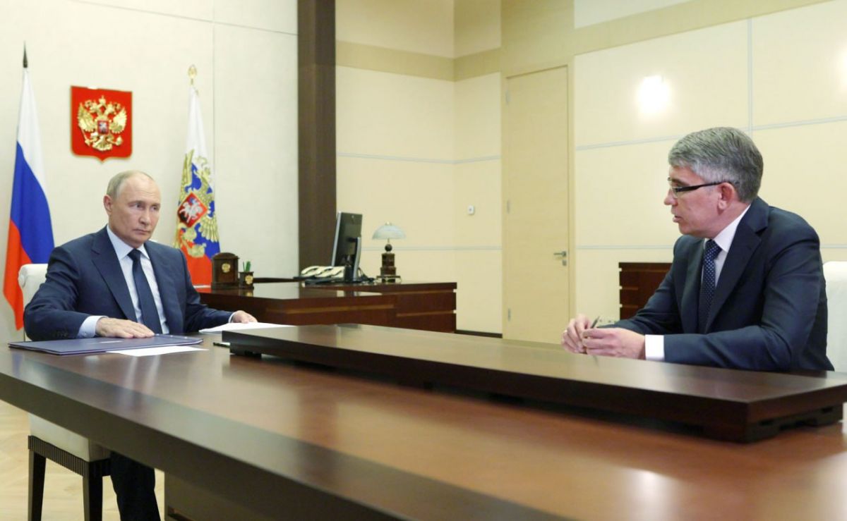 Под Вашим руководством страна пройдет испытания: Дмитрий Миляев поздравил Владимира Путина с днем рождения