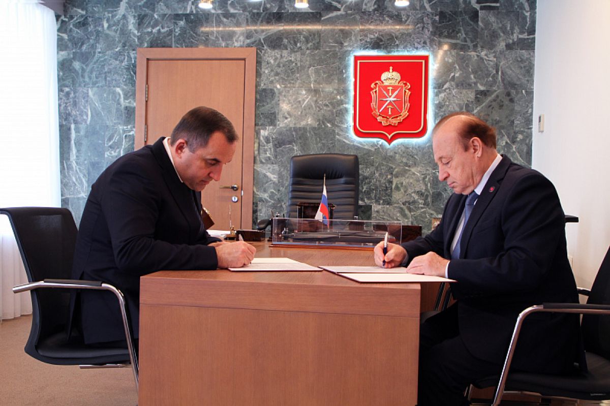 Подписано соглашение между Тульской областной думой и общественной палатой