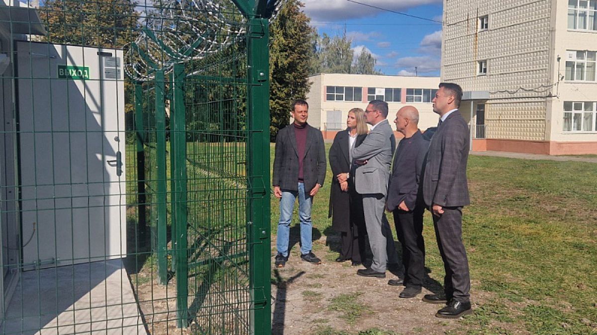 По поручению Дмитрия Миляева в Новомосковске установлен новый современный пост экологического мониторинга По поручению Дмитрия Миляева в Новомосковске установлен новый современный пост экологического мониторинга