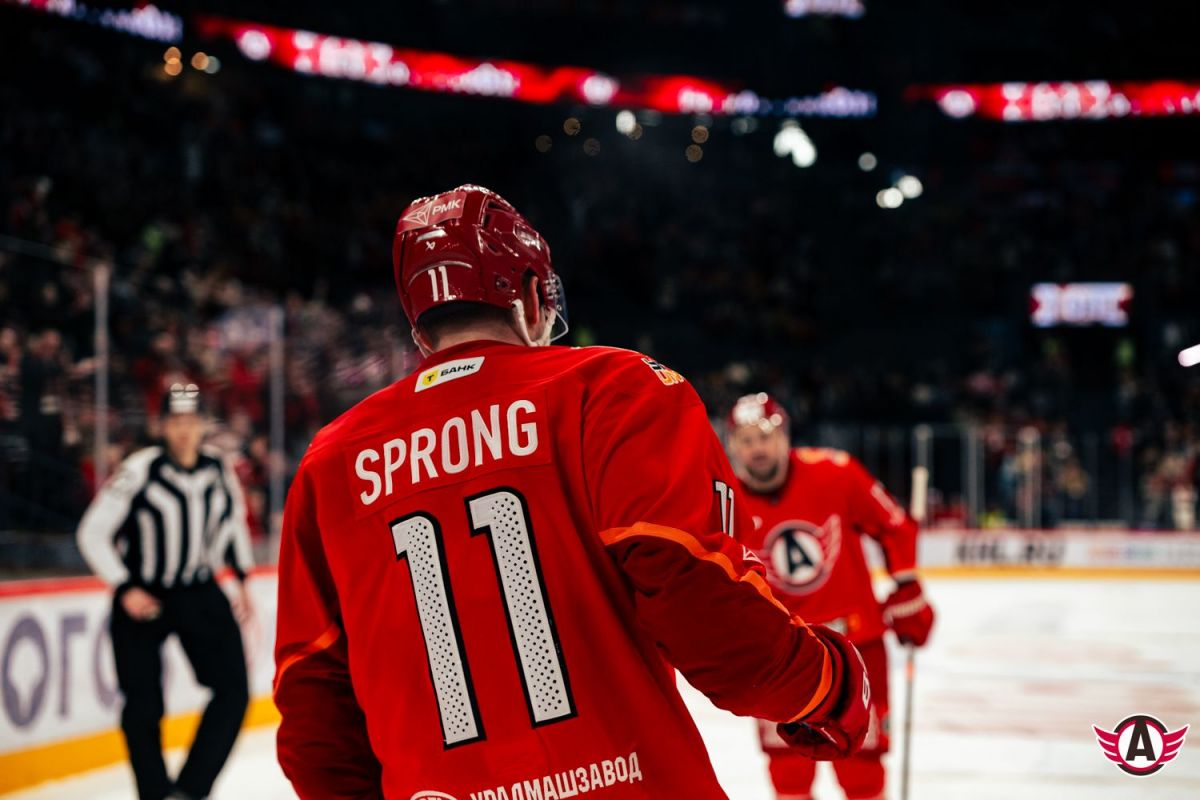 «Автомобилист» уверенно обыграл «Адмирал»