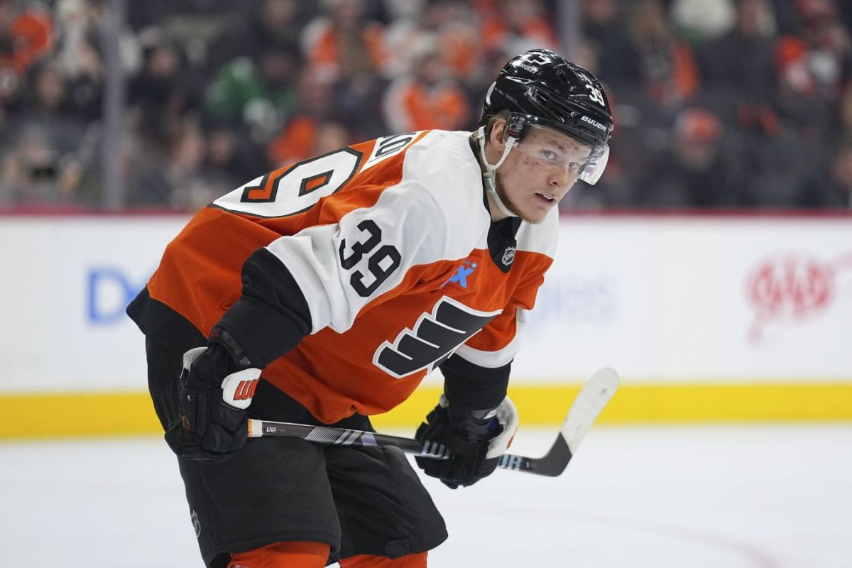 Матвей Мичков стал вторым игроком в истории «Филадельфии» по количеству игр с 2+ шайбами до 22 лет