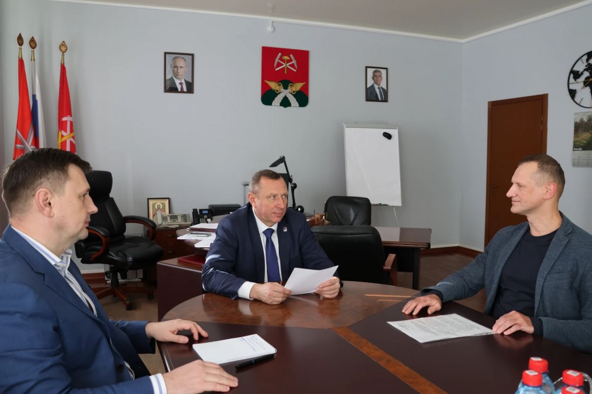 Владимир Токарев провел ряд встреч  с руководителями крупных предприятий Новомосковска