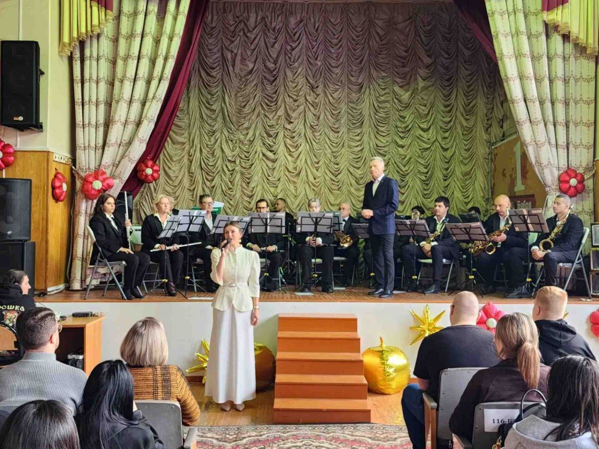 Песни родного края объединили студентов в Щекино