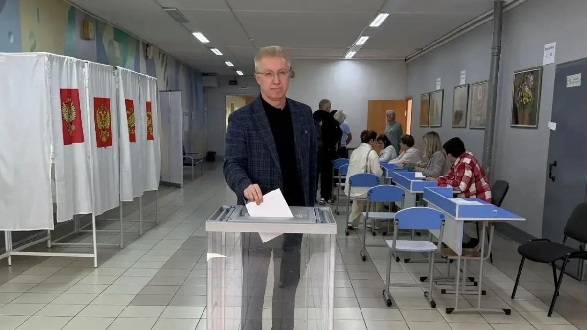 Зампред ЗакСобрания Владимирской области Вячеслав Картухин проголосовал на выборах